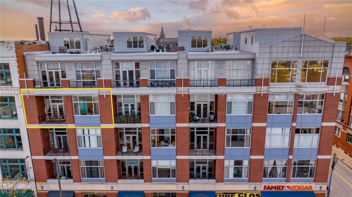 Cleveland, Ohio 44113, United States, 2 Bedrooms Bedrooms, ,2 BathroomsBathrooms,Residential,Active,240795