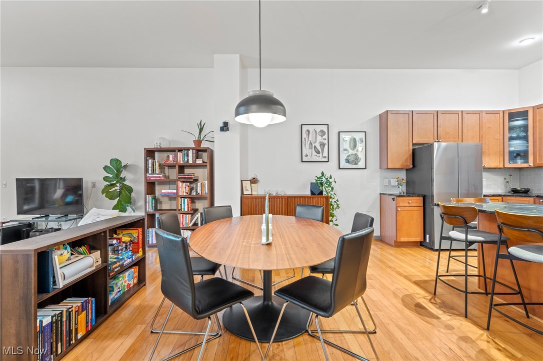 Cleveland, Ohio 44113, United States, 2 Bedrooms Bedrooms, ,2 BathroomsBathrooms,Residential,Active,240795