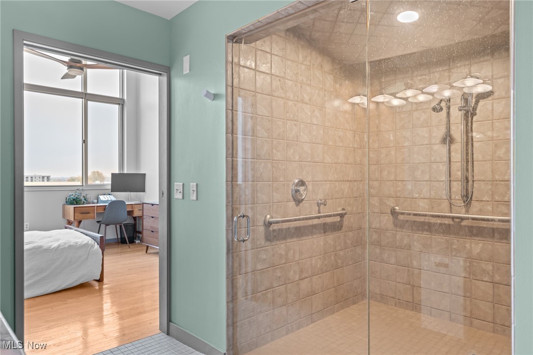 Cleveland, Ohio 44113, United States, 2 Bedrooms Bedrooms, ,2 BathroomsBathrooms,Residential,Active,240795