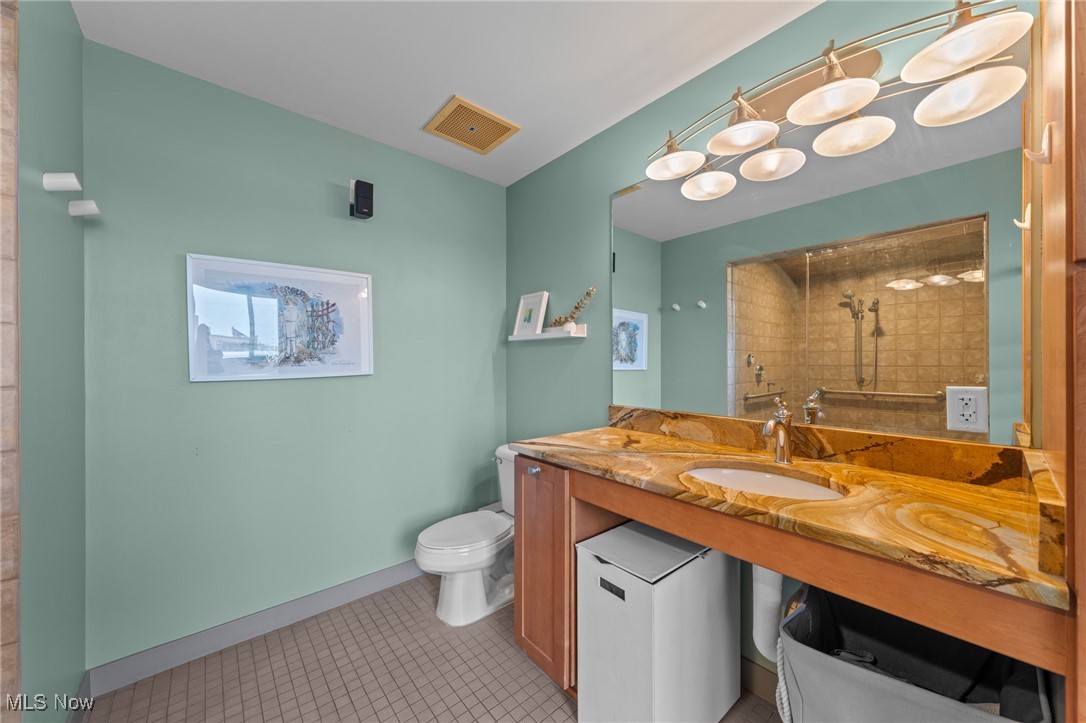 Cleveland, Ohio 44113, United States, 2 Bedrooms Bedrooms, ,2 BathroomsBathrooms,Residential,Active,240795