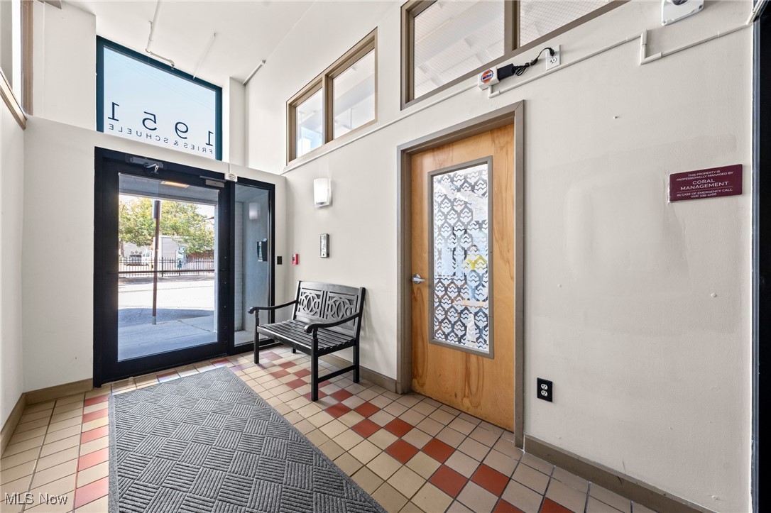 Cleveland, Ohio 44113, United States, 2 Bedrooms Bedrooms, ,2 BathroomsBathrooms,Residential,Active,240795