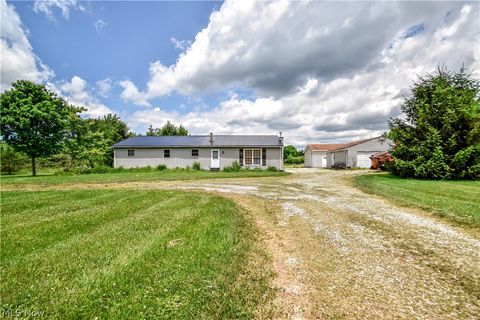 Homes For Sale - 15310 Hart Road<br/> Montville, OH 44064