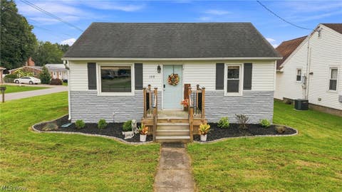 Homes For Sale - 1318 10th Street<br/> Vienna, WV 26105
