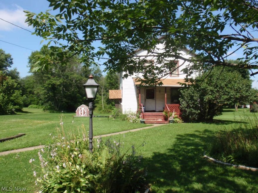 Prime Location! 2 Acres! Cash buyer or 203K loan program.  Septic 2006 & Roof 2011.   Estate Sale, Make An Offer!