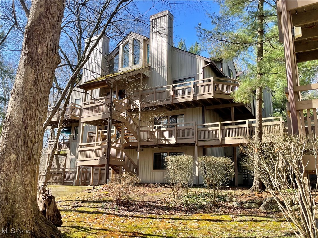 554 Meredith Lane, Cuyahoga Falls, Ohio image 1