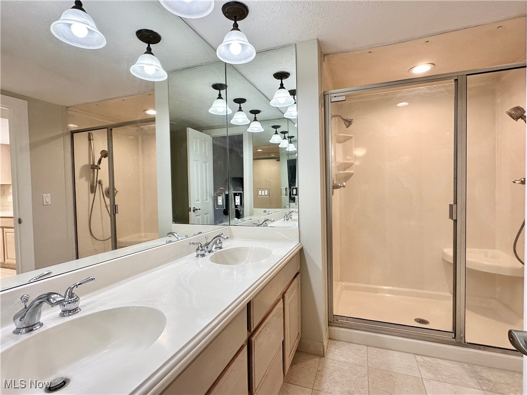 554 Meredith Lane, Cuyahoga Falls, Ohio image 16