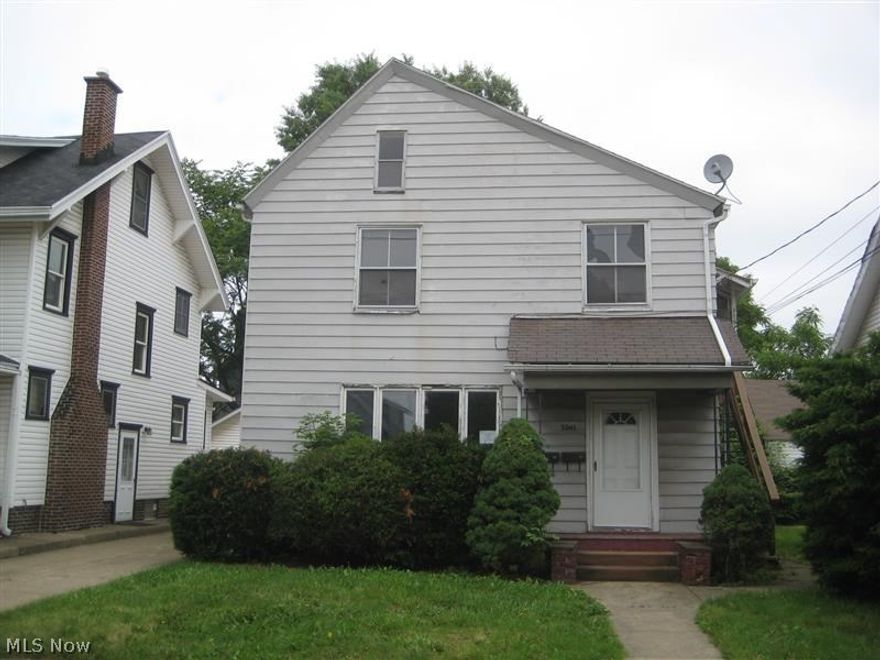 Unique converted 2 unit. Downstairs unit has a living room with built-in bookcases. Dining room with bay window. Kitchen with washer & dryer hook ups. Upstairs unit has a kitchen with oak cabinets. The bedrooms are tandem & one doesn't have a closet. This property is eligible under Freddie Mac First Look Initiative through 7/15/18. Sold AS-IS. Seller will not complete any repairs either lender or buyer requested. Buyer to verify all information. Buyer or Buyer's Agent responsible to check with Building, Zoning, EPA, DEA, Tax Department or any other requirement for intended use. Buyer to pay for all inspections. Earnest money to be a cashier's check. Subject to clear title.