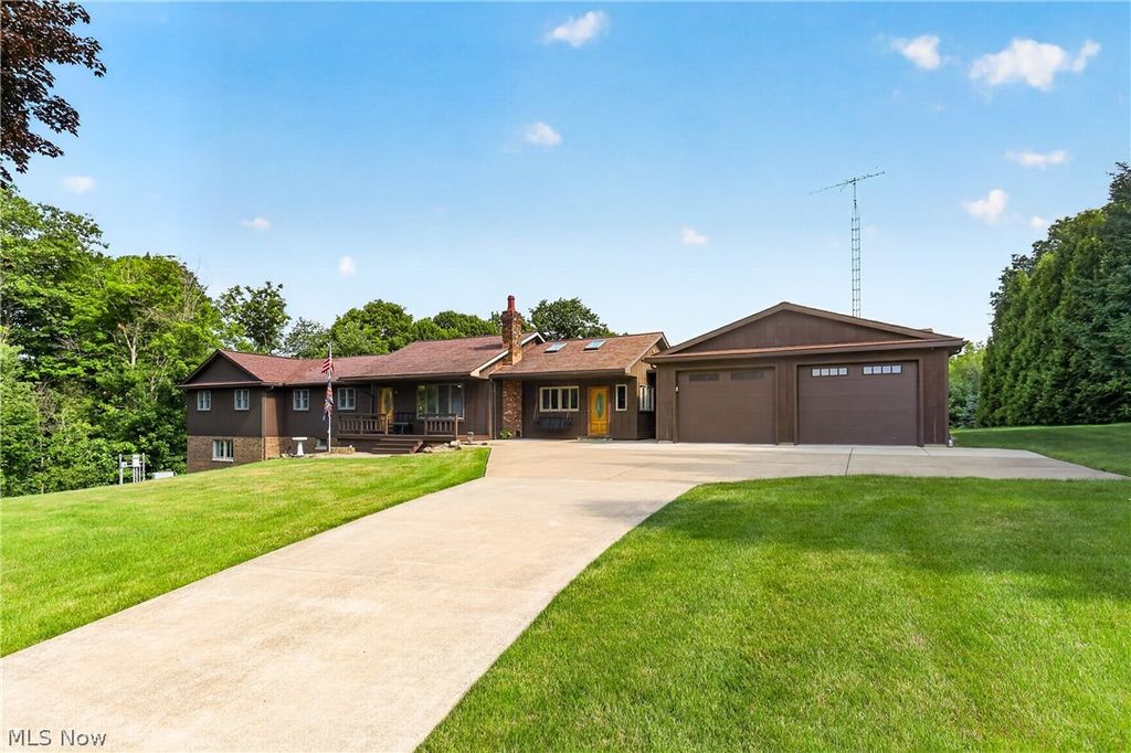 Photo of 38816 Longs Crossing Road, Leetonia, OH 44431 (MLS # 5224458)