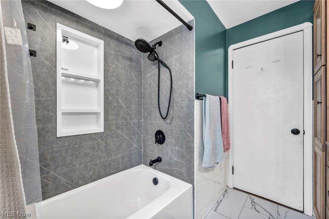 S H Kleinman Realty Cos Briar - Residential