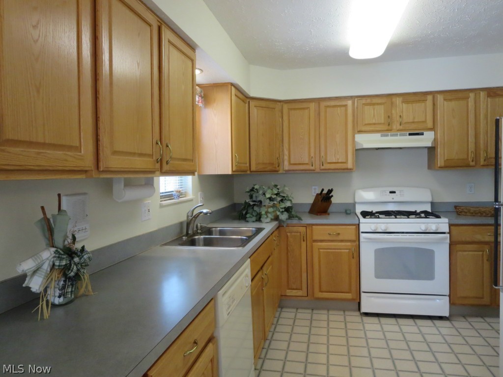 Edgebrook Condo - Residential