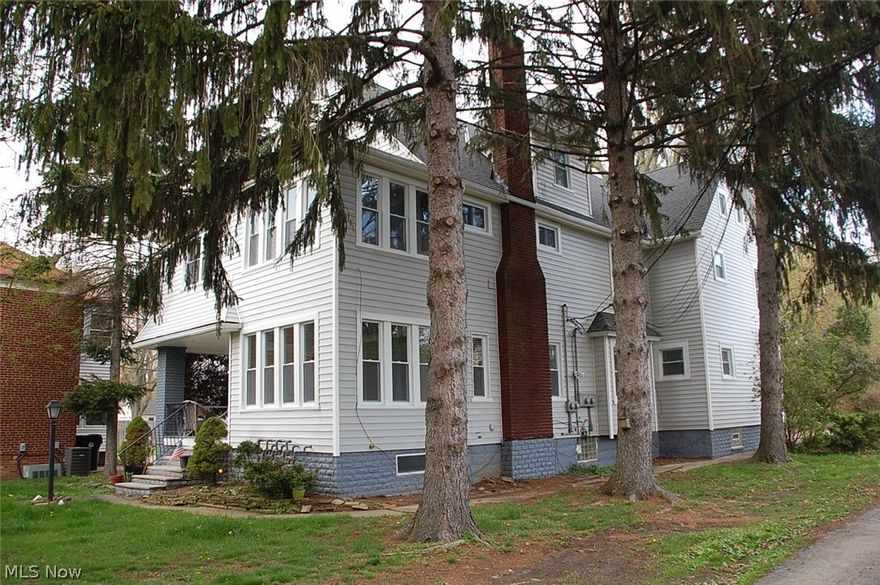 Incredible third floor loft with high end finishes.  Granite, ceramic, new carpet central air.  New cabinets, fixtures, doors, everything.  Feels like a trendy downtown loft but in the Heart of Westpark at Kamms Corner.  Walk to everything, restaurants, pubs, shopping, and Minutes to downtown.  Large lot.    Open and spacious.  2nd floor unit is also available for $775 and is a 1 bedroom as well with a more standard floor plan. All units have high end finishes. All kitchen appliances included.  Washer and dryer and storage area in basement for tenants use.