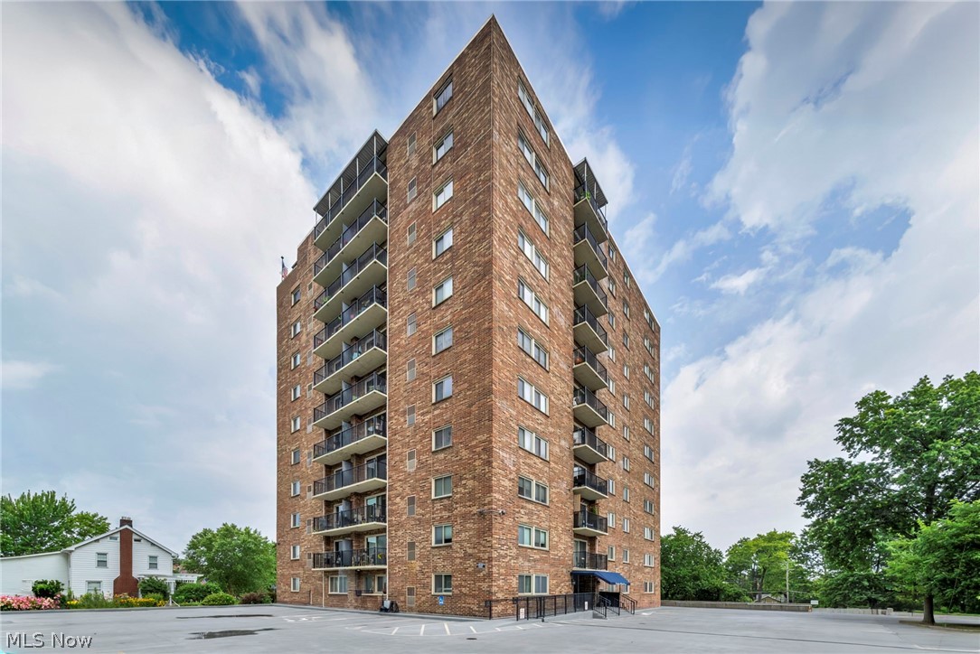 15555 Hilliard Road 504