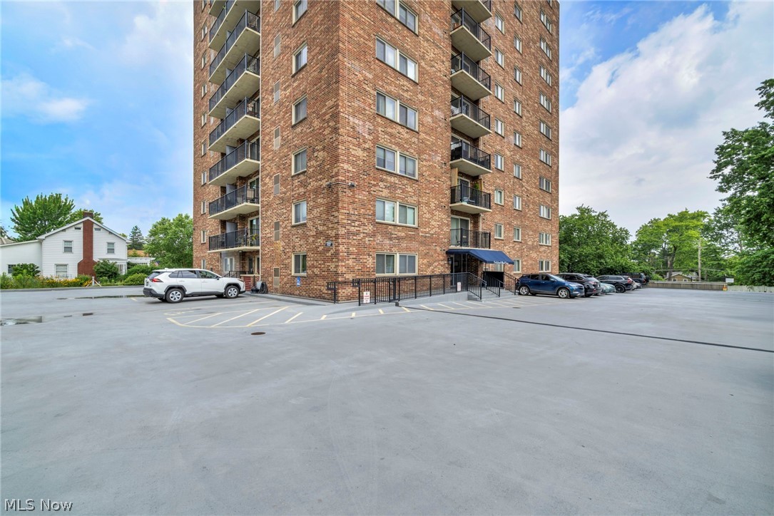 15555 Hilliard Road 504