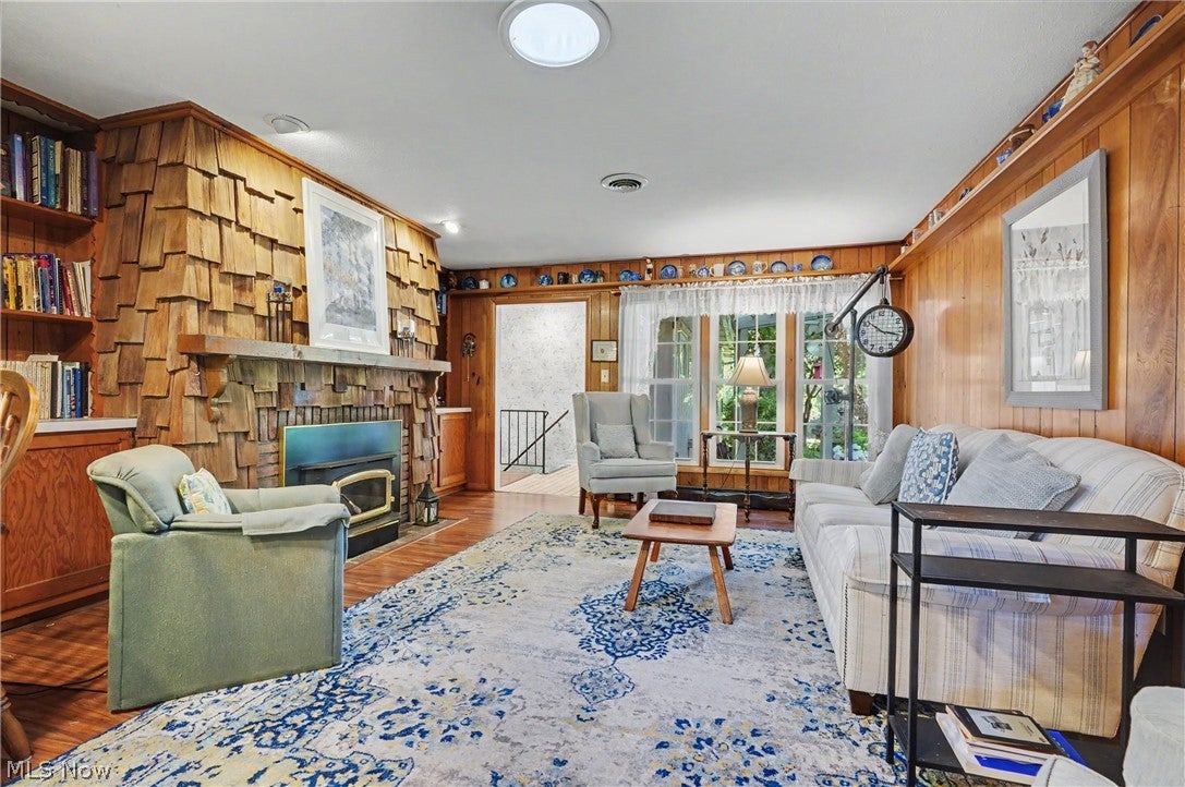 671 S Sheraton Drive