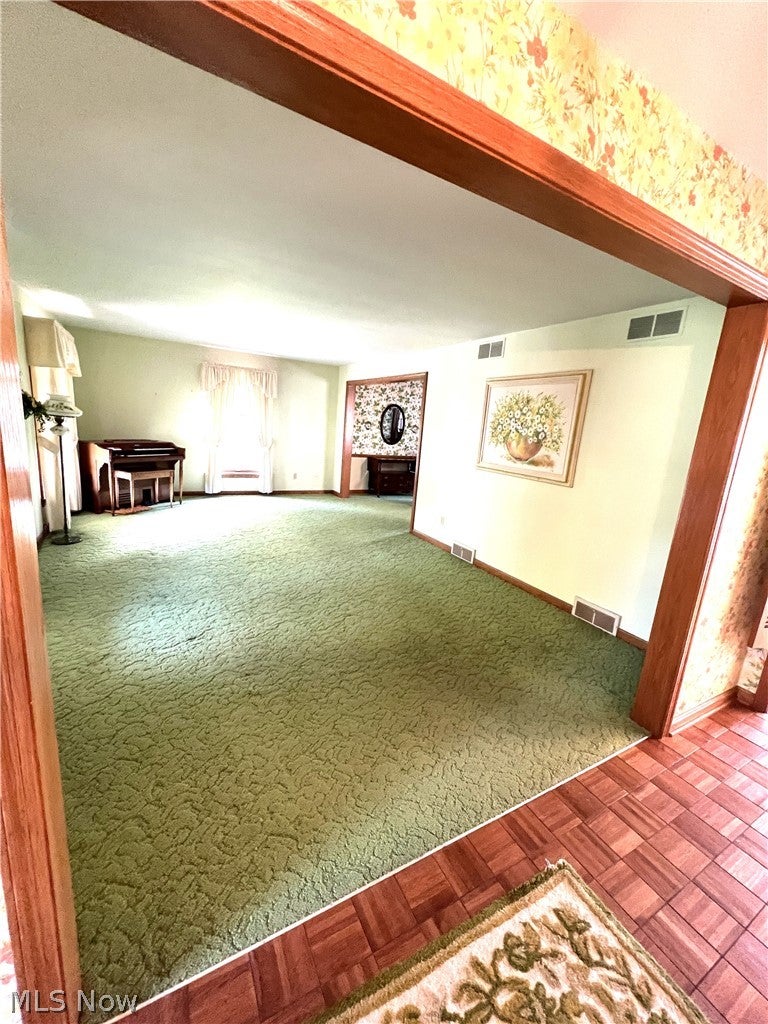 389 W High Street