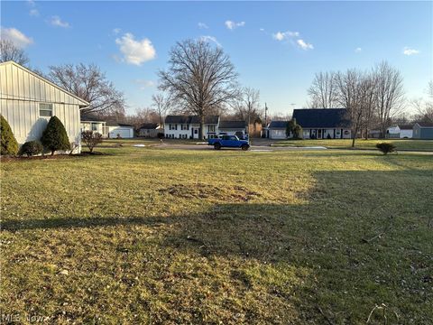 Tiny photo for 714 Hammer Court, Elyria, OH 44035 (MLS # 5187448)