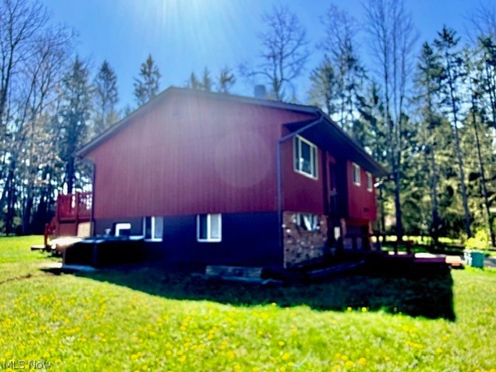 Photo of 18221 Quinn Road, Chagrin Falls, OH 44023 (MLS # 5202326)