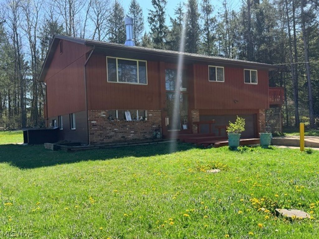 Photo of 18221 Quinn Road, Chagrin Falls, OH 44023 (MLS # 5202326)