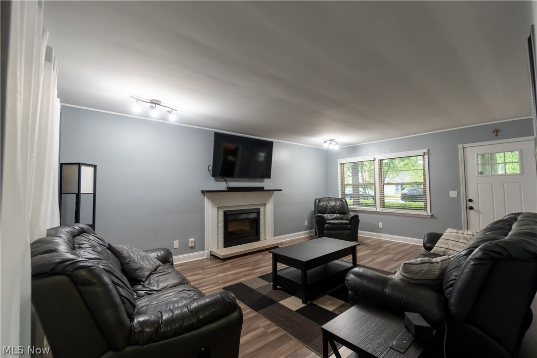 Taft & Blackmans Kew Gardens Sub - Residential