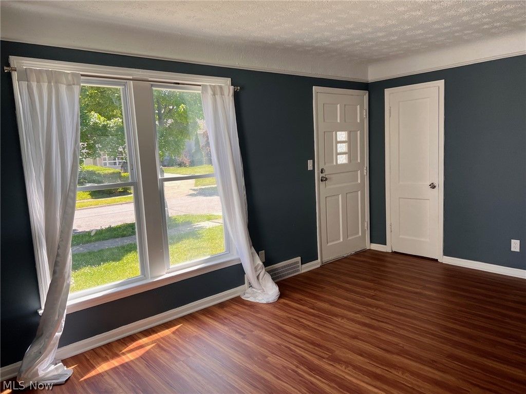 Photo of 4606 Lincoln Avenue, Parma, OH 44134 (MLS # 5214295)