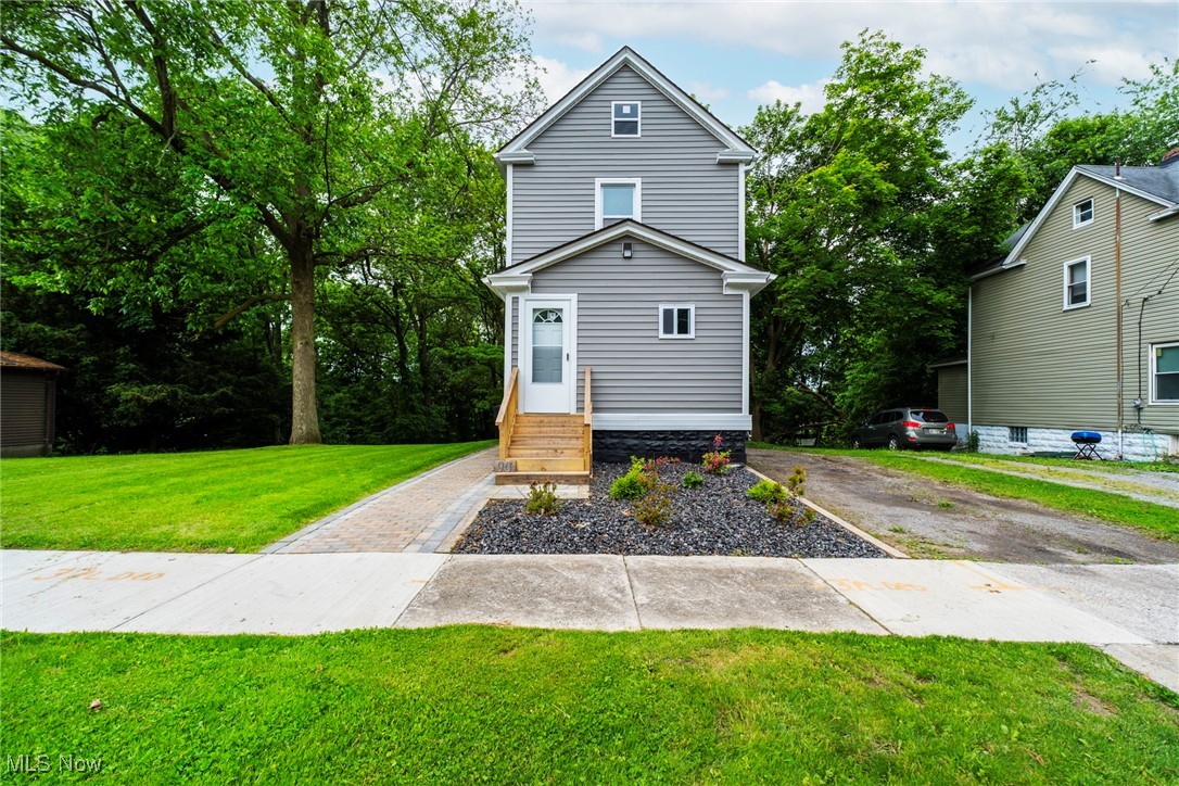 90 Frank Street, Struthers, Ohio image 1