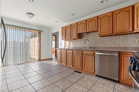 Tiny photo for 3785 My Way WAY, New Waterford, OH 44445 (MLS # 5252850)