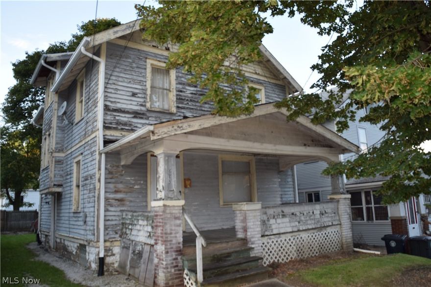 Sold "AS IS". Cash only. 3, Possible 4, bedroom colonial. Newer carpet in living room, kitchen, dining and all 3 bedrooms. Bath and kitchen updated 10 years ago. Dining room has built-in cabinet and living room has 2 built-in bookshelves. Outside needs TLC, inside ready to move in!