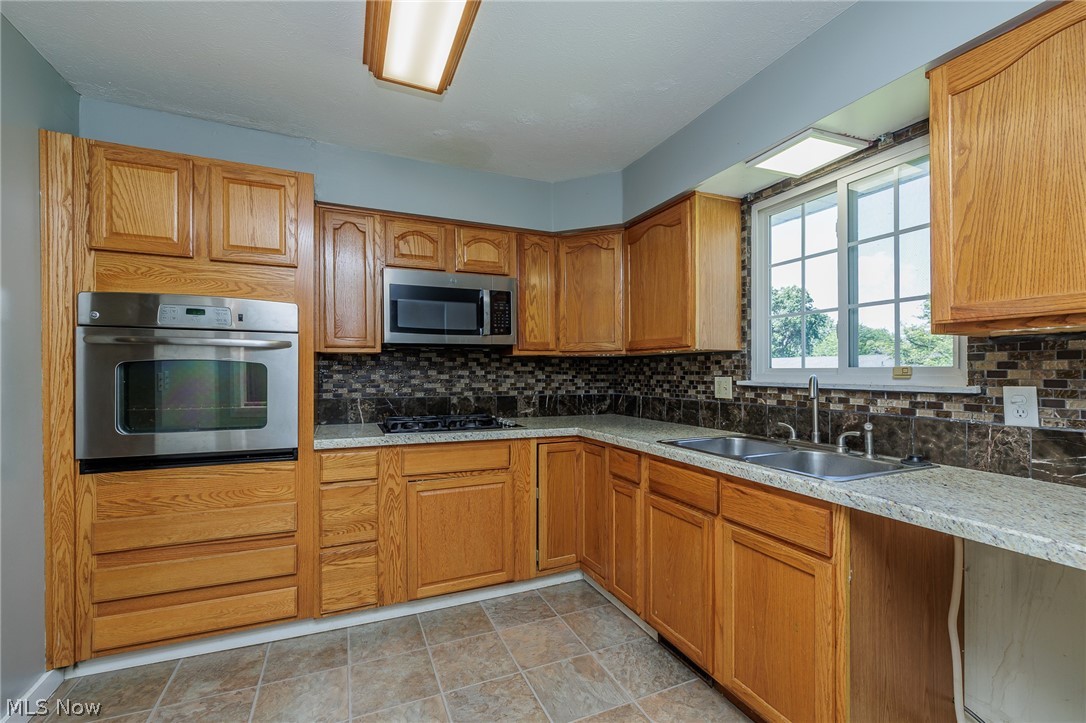 Lake Breeze - Residential