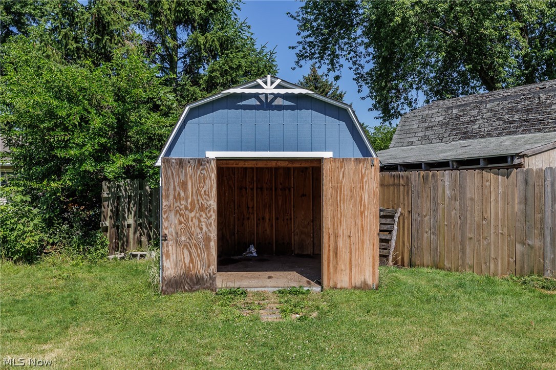 Lake Breeze - Residential