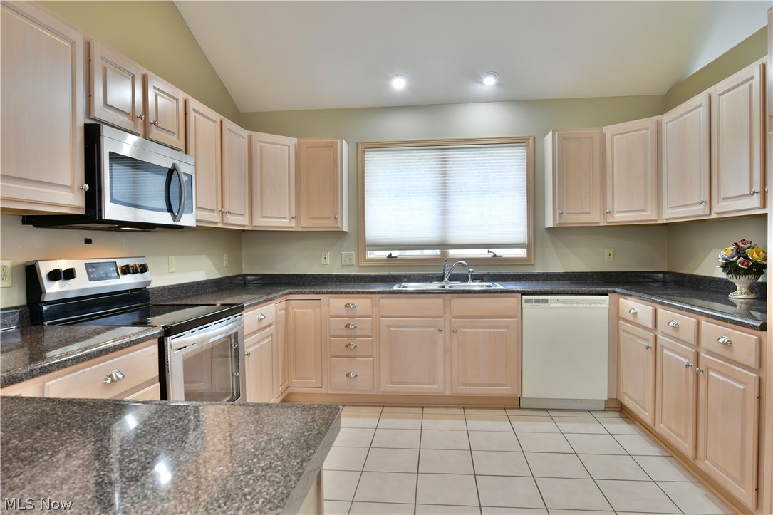 Olde Stone Crossing Condo - Residential