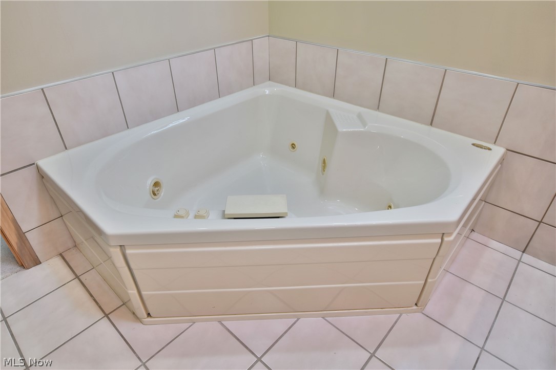 Olde Stone Crossing Condo - Residential