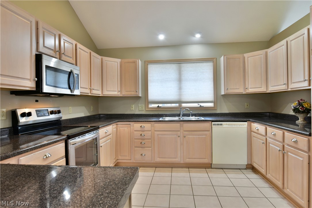 Olde Stone Crossing Condo - Residential