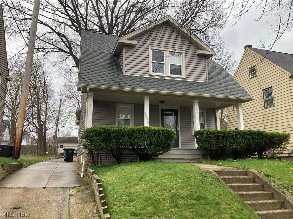 Photo of 1499 Beardsley Street, Akron, OH 44301 (MLS # 5201079)