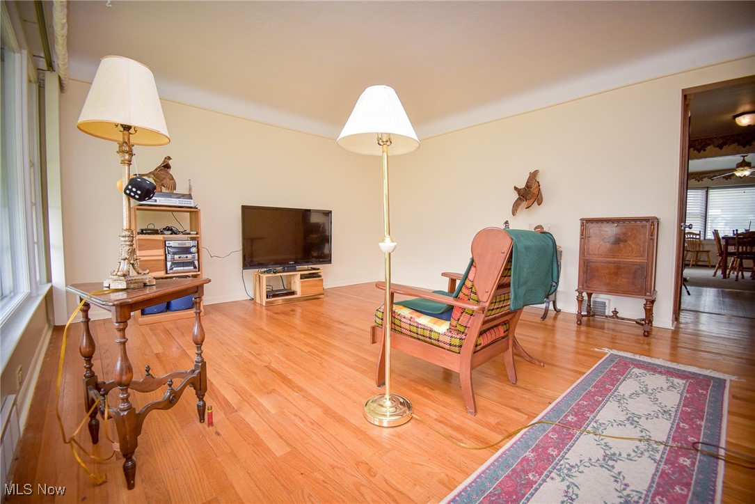 15988 Remora Boulevard, Brook Park, Ohio image 4