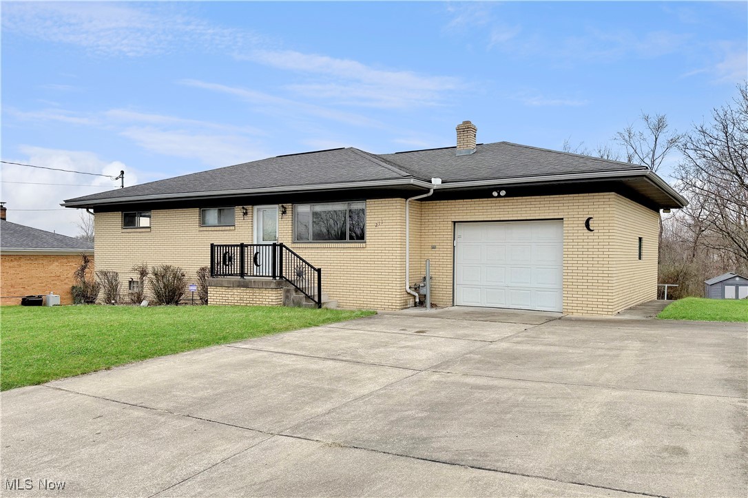 211 Morningside Drive, Wintersville, Ohio image 2