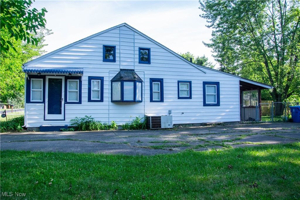 Photo of 304 Parkland Boulevard, Vermilion, OH 44089 (MLS # 5168551)