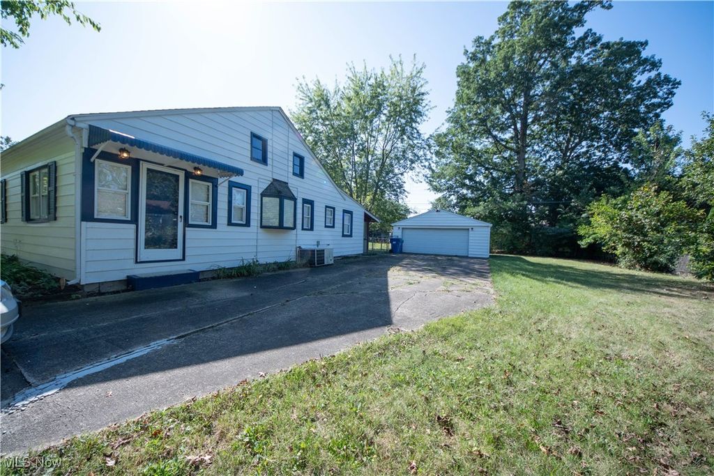 Photo of 304 Parkland Boulevard, Vermilion, OH 44089 (MLS # 5168551)