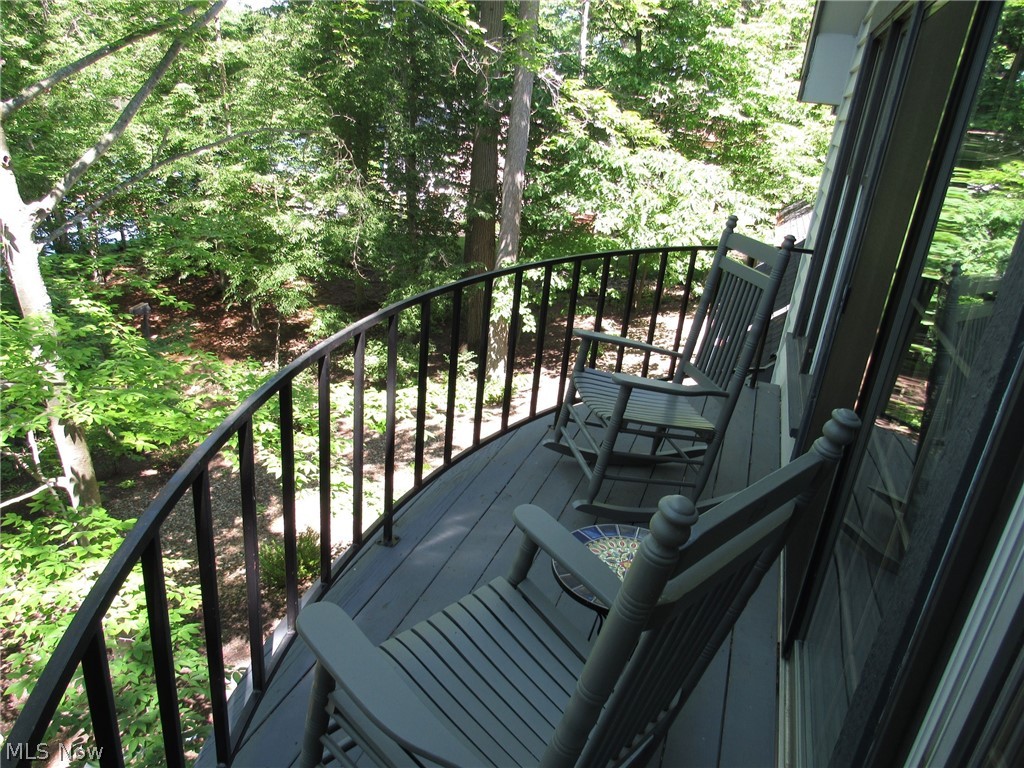 Roaming Rock Shores - Residential