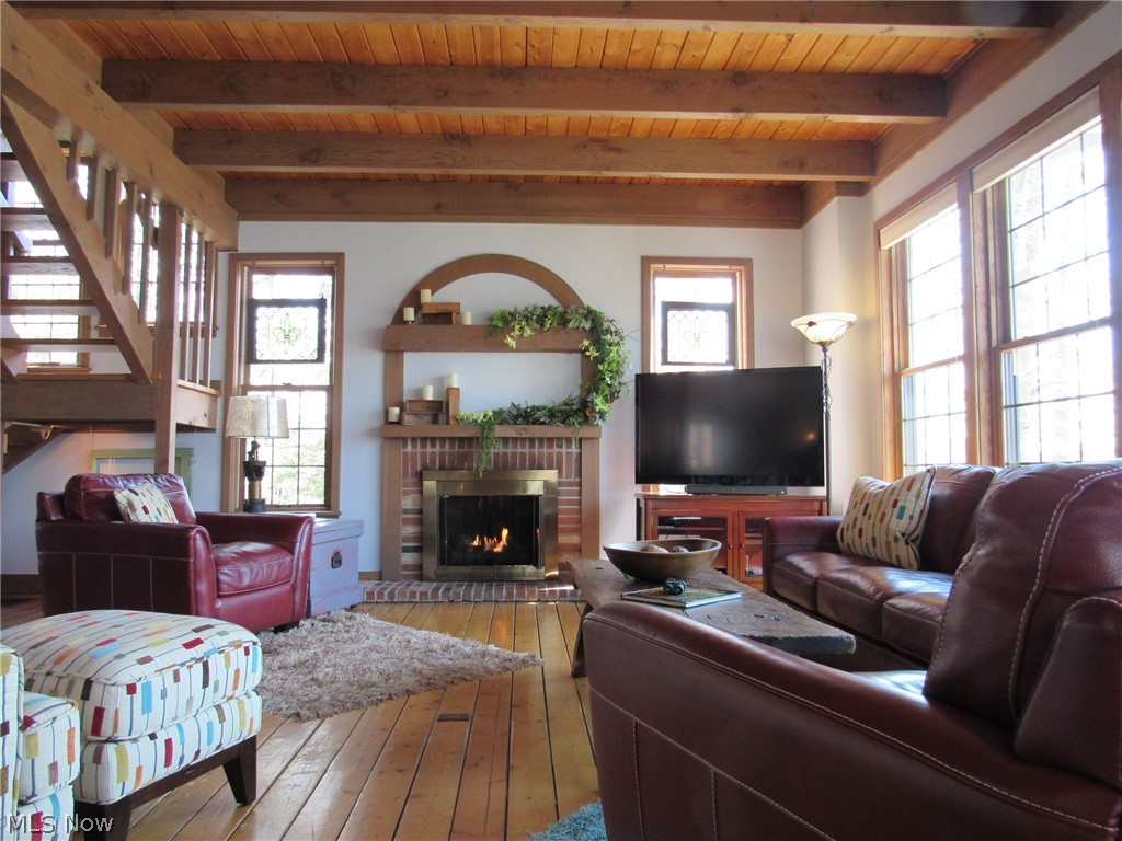 Roaming Rock Shores - Residential