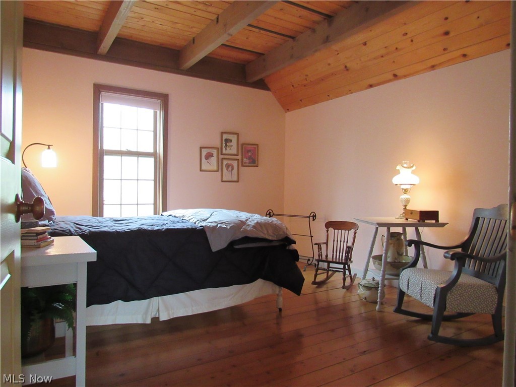 Roaming Rock Shores - Residential