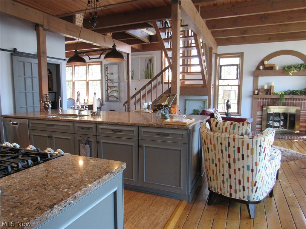 Roaming Rock Shores - Residential