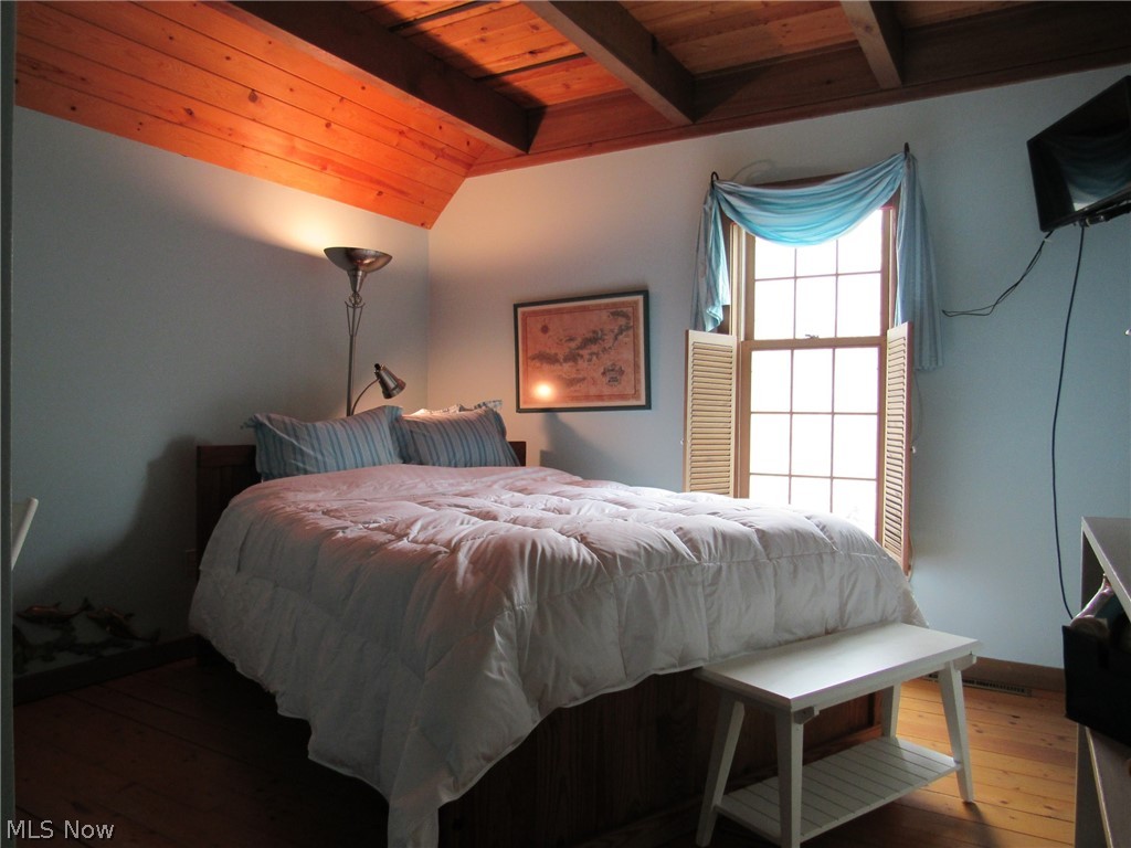 Roaming Rock Shores - Residential