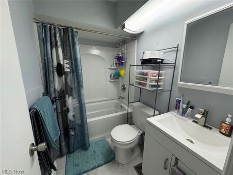 Tiny photo for 33661 Kenilworth Road, Eastlake, OH 44095 (MLS # 5190084)