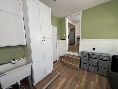 Tiny photo for 33661 Kenilworth Road, Eastlake, OH 44095 (MLS # 5190084)