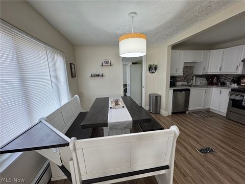 Tiny photo for 33661 Kenilworth Road, Eastlake, OH 44095 (MLS # 5190084)