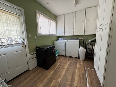 Tiny photo for 33661 Kenilworth Road, Eastlake, OH 44095 (MLS # 5190084)