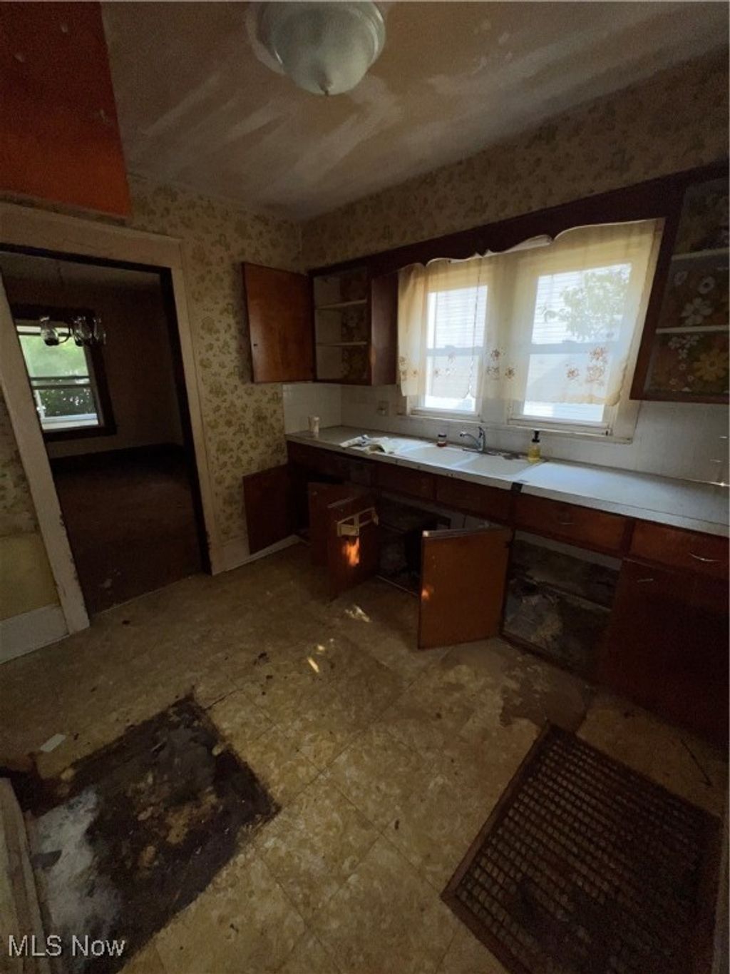 Photo of 2137 12th Street SW, Akron, OH 44314 (MLS # 5174428)