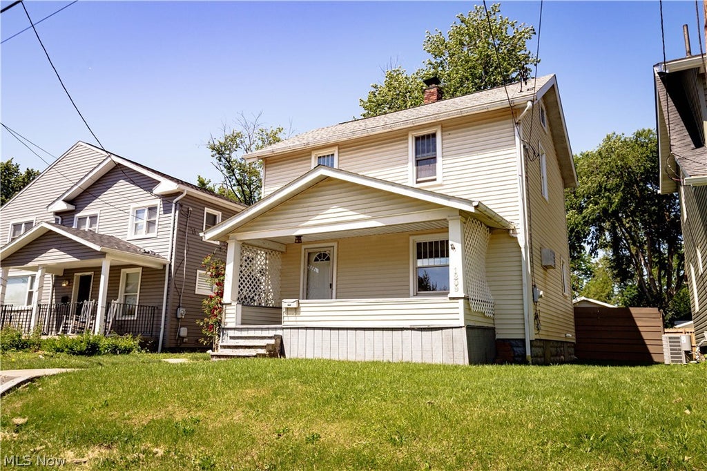 Photo of 1209 Roslyn Avenue SW, Canton, OH 44710 (MLS # 5216959)