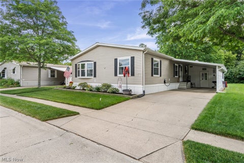 43 Periwinkle Drive, Olmsted Twp, OH 44138 - #: 5219804