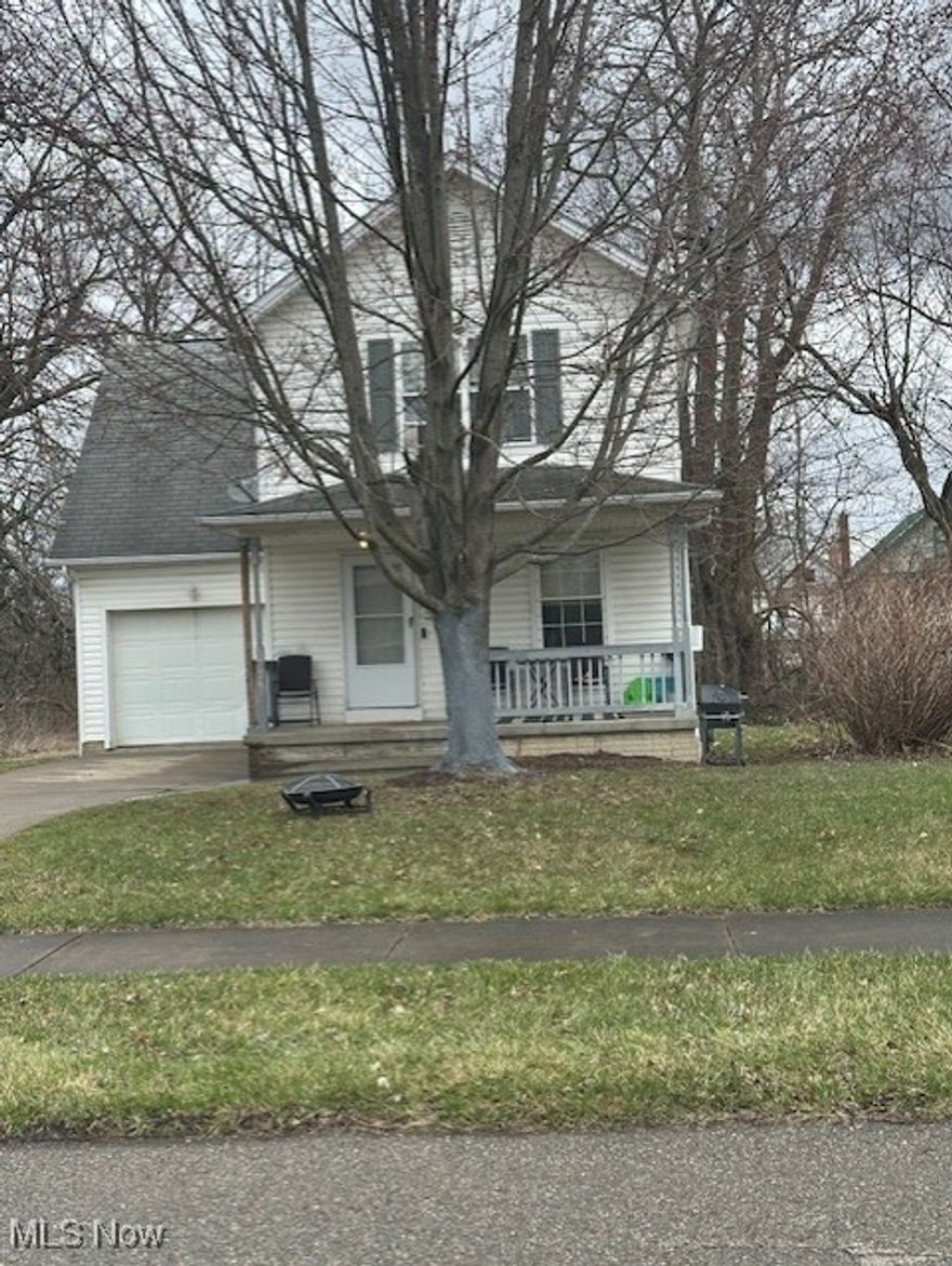 Built in 1999, this home offers 4 bedrooms, a one-car attached garage, and a covered front porch. The living room features new laminate flooring. Currently tenant-occupied and approved for Section 8.  Current rent $1100/month